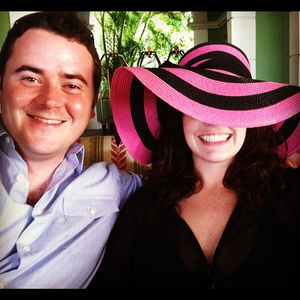 floppy island hat, take one!