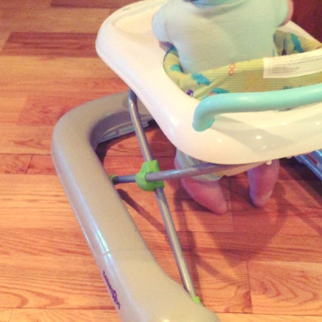 moonwalking baby. @seanhenri